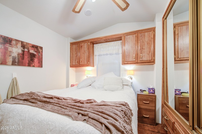 Bedroom-pic 1