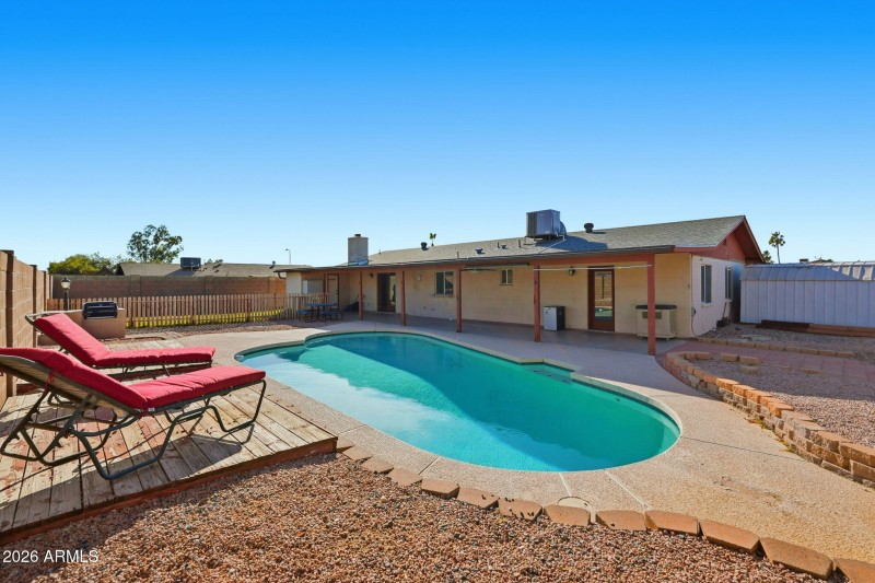 Large Diving Pool