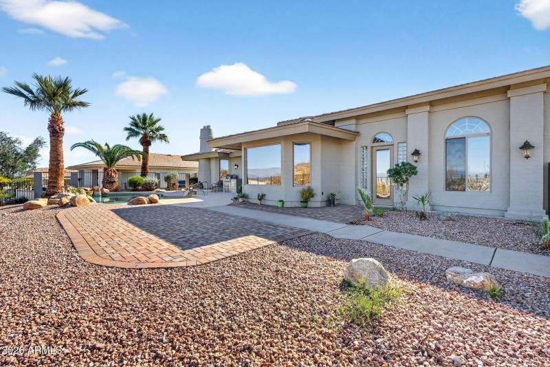 6-web-or-mls-61-E Telegraph Dr