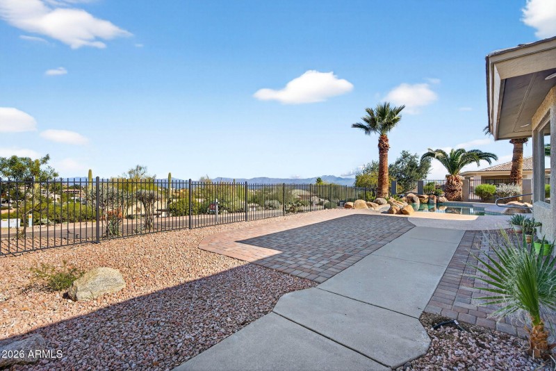 13-web-or-mls-64-E Telegraph Dr