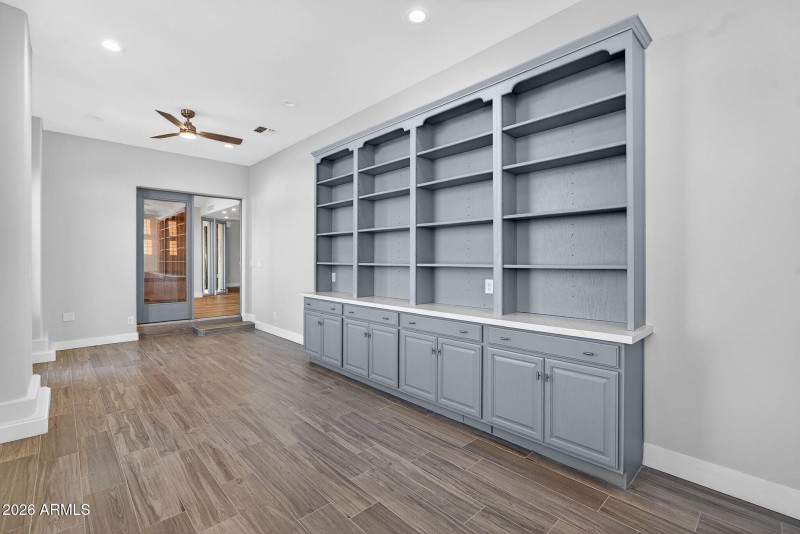 28-web-or-mls-16-E Telegraph Dr