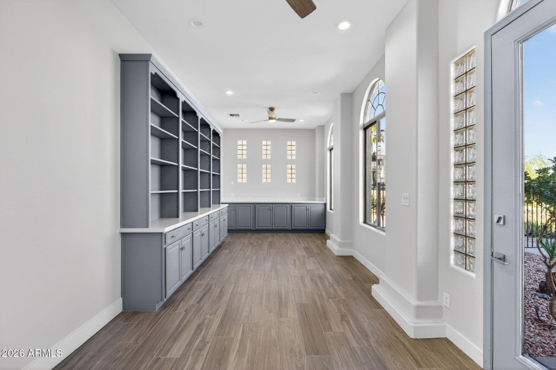 30-web-or-mls-14-E Telegraph Dr