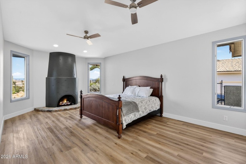 43-web-or-mls-18-E Telegraph Dr