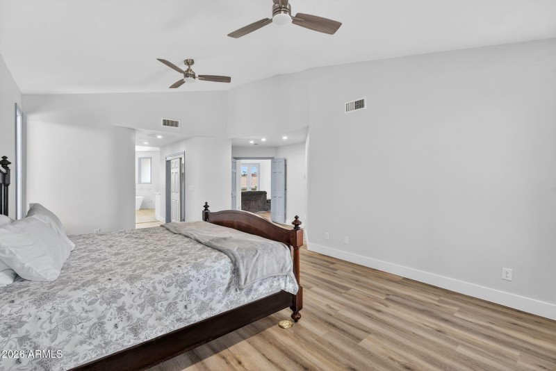 45-web-or-mls-20-E Telegraph Dr