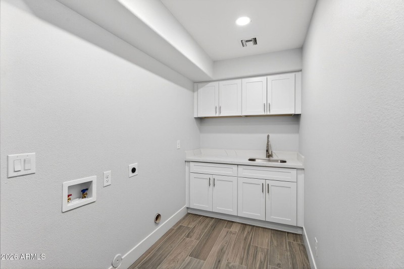 67-web-or-mls-34-E Telegraph Dr