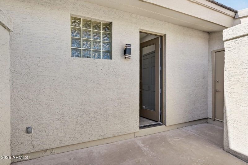 68-web-or-mls-33-E Telegraph Dr