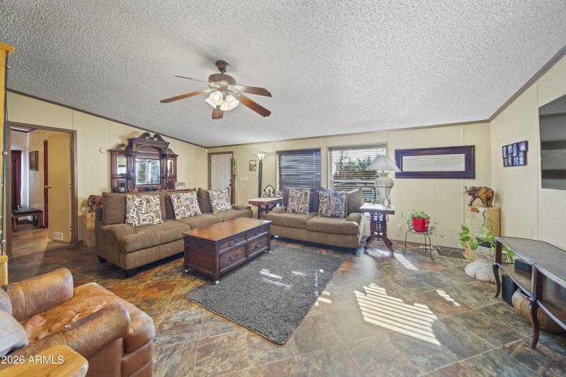 15728 W Prickly Pear00038