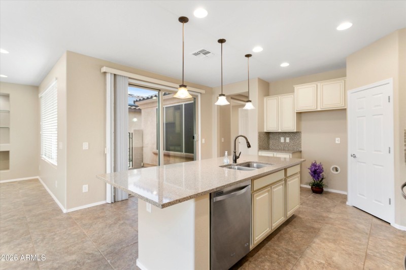 09-Kitchen