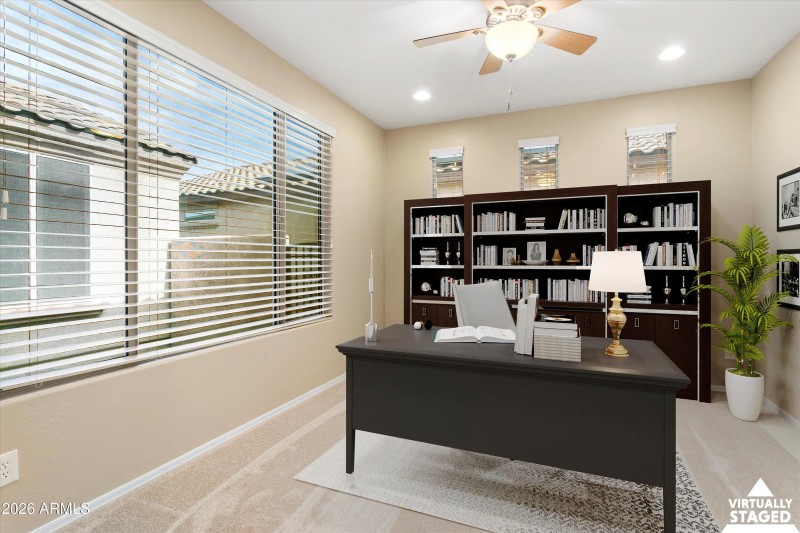 34-Office - Staged