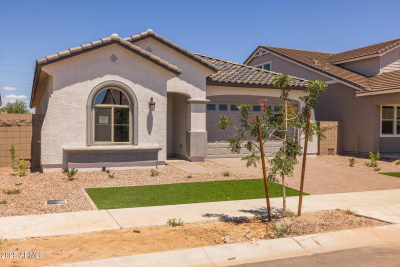 3)FRONT OF HOME