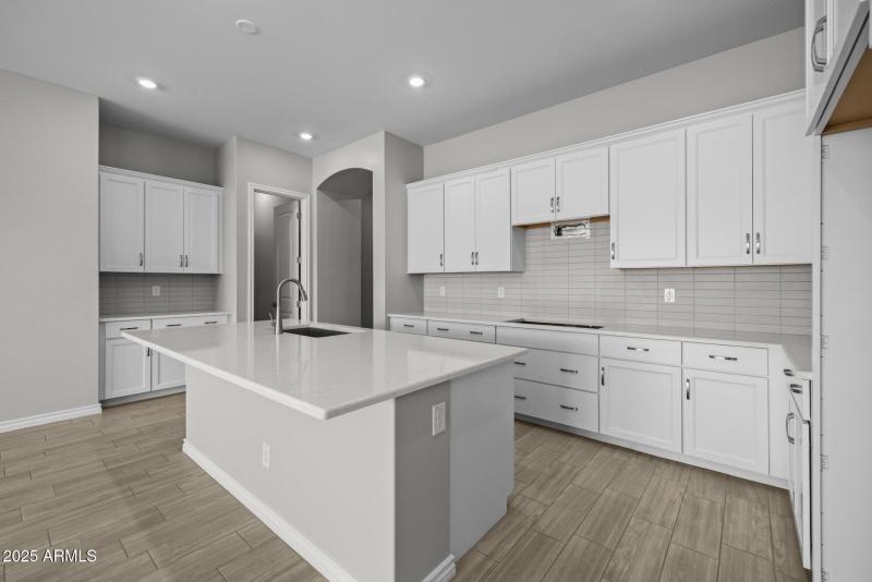 9)KITCHEN