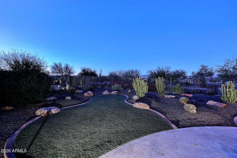 Night-Grass Area