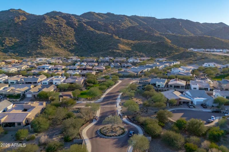04-Gated Community
