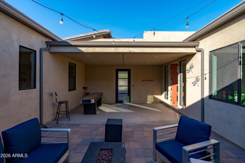 08-Entry Courtyard