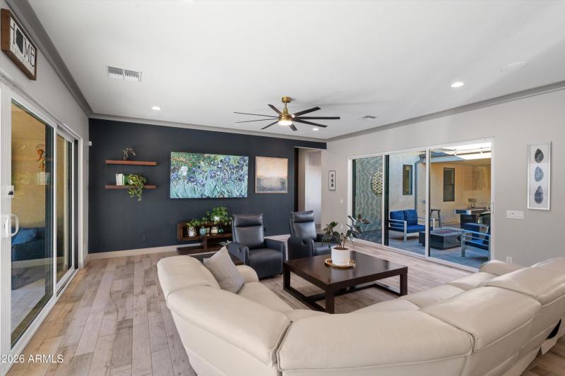 17-Family Room