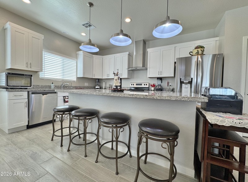 Large breakfast bar