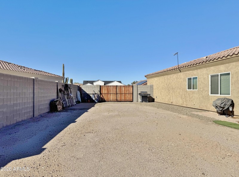 RV gate & parking