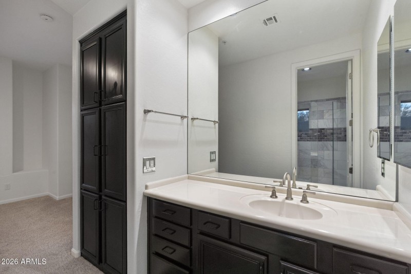 2nd master suite bath