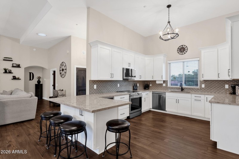 20-web-or-mls-16542-e-oxford-dr