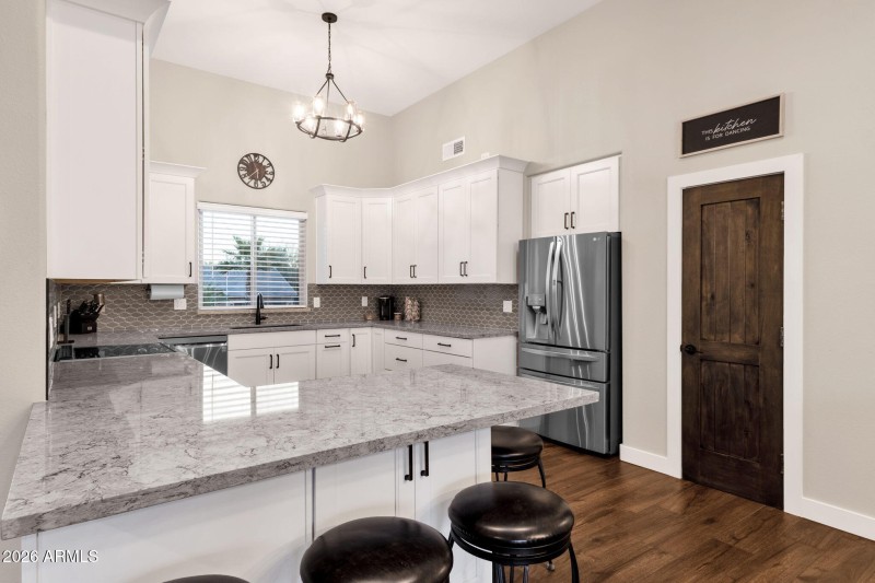 21-web-or-mls-16542-e-oxford-dr