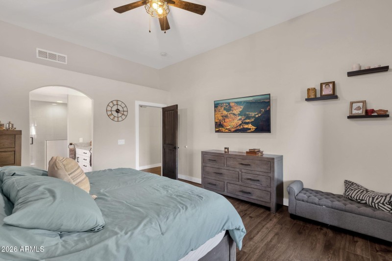 44-web-or-mls-16542-e-oxford-dr