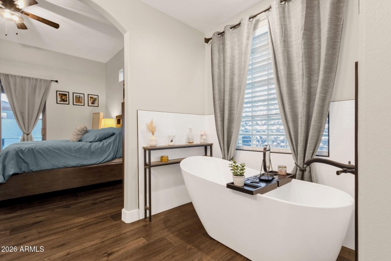 46-web-or-mls-16542-e-oxford-dr