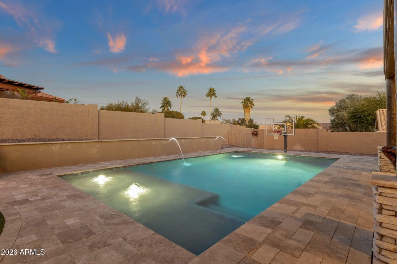 61-web-or-mls-16542-e-oxford-dr