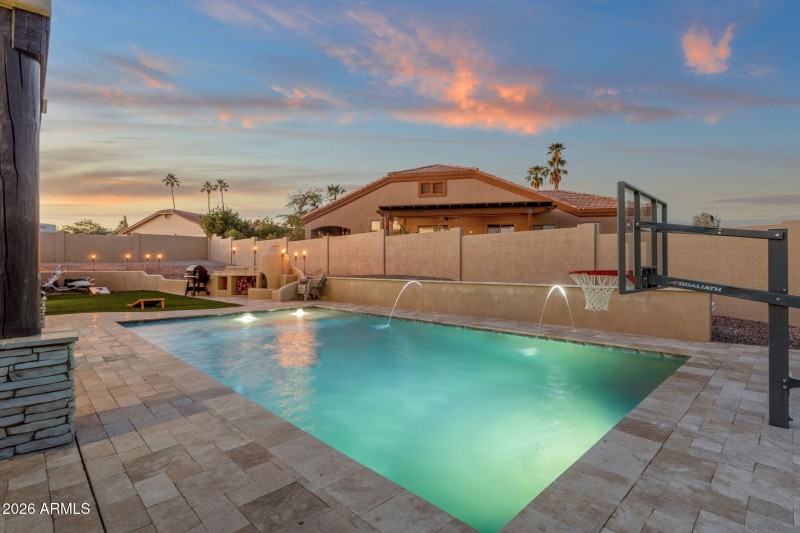 63-web-or-mls-16542-e-oxford-dr