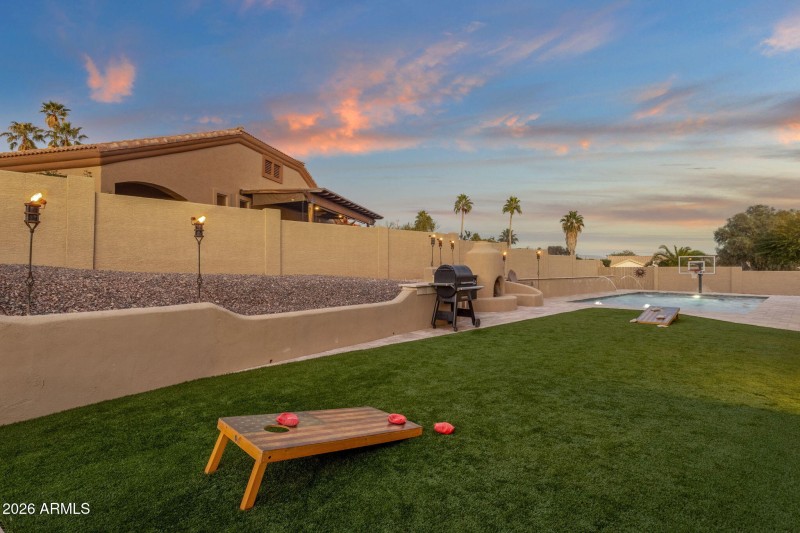 64-web-or-mls-16542-e-oxford-dr