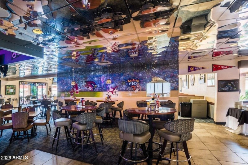 Cottonwood Lounge
