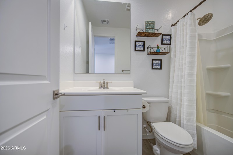 Bathroom 2-pic 1