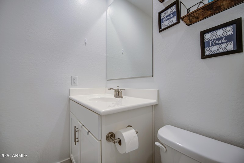 Bathroom 2-pic 3