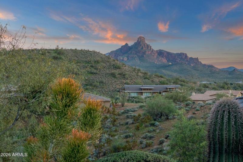 064_Mountain Views