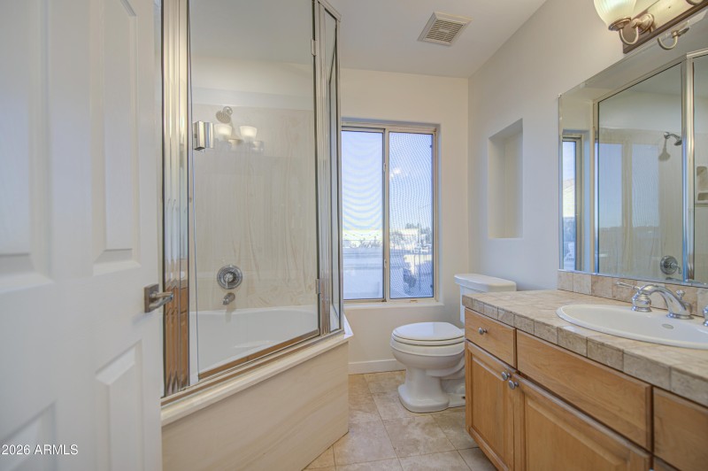 Bathroom 2-pic 1