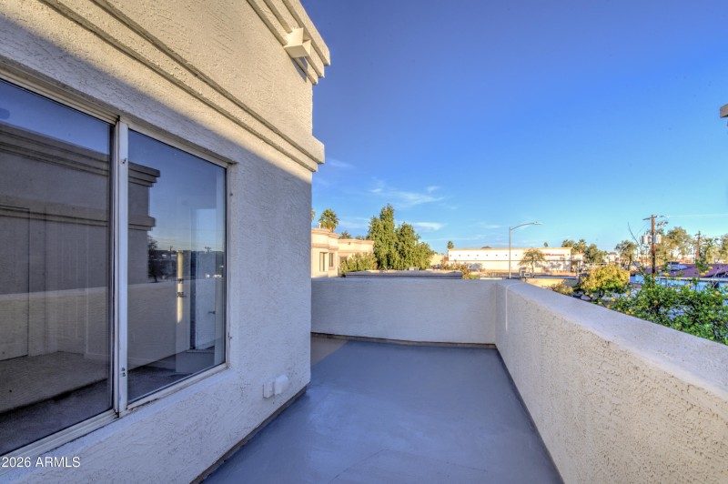 Balcony - Front 3