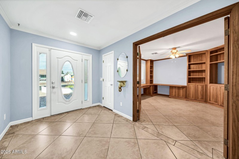 Foyer/Den Enrty