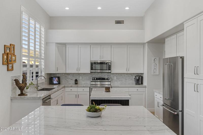 16-web-or-mls-13541-e-thoroughbred-trail