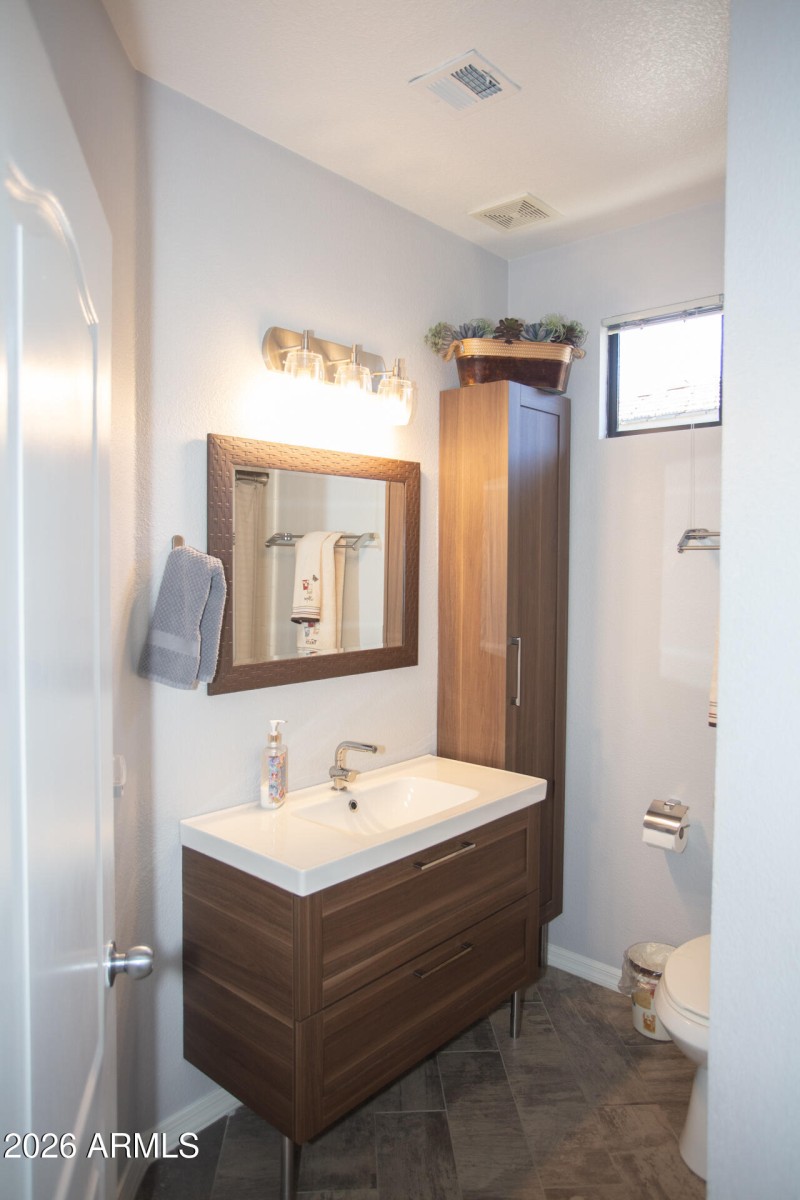 Master bath 2a