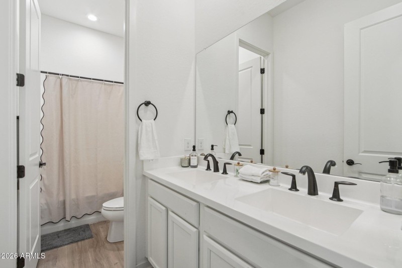 18-web-or-mls-W Montecito Ave-S1501-019