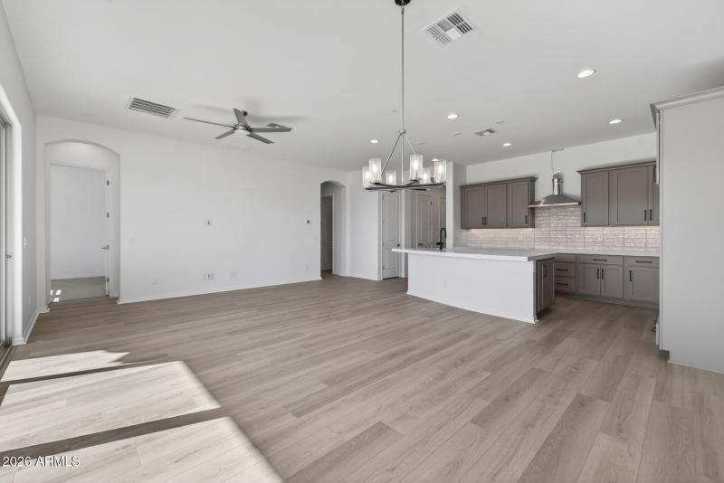 20)KITCHEN