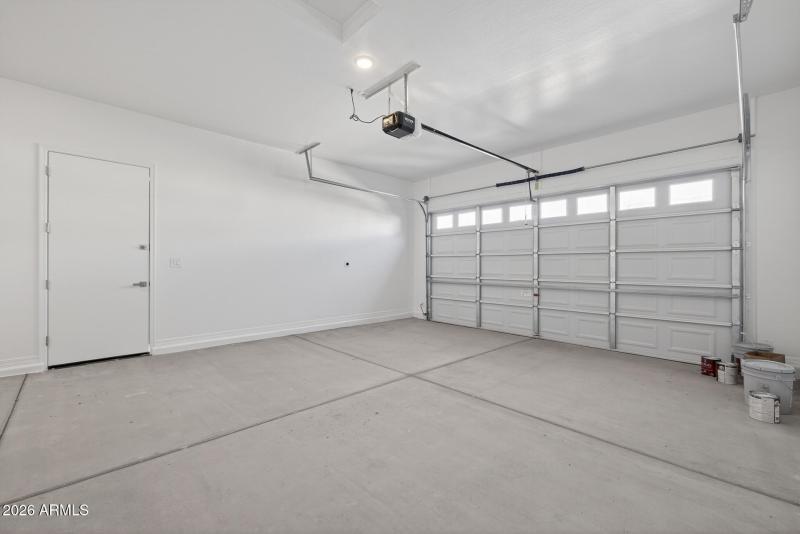 38)GARAGE