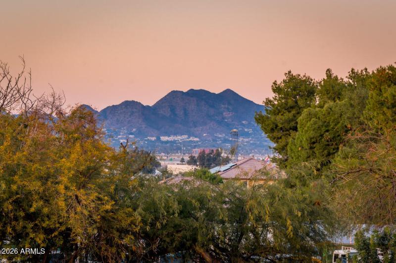 City & Mountain View 2