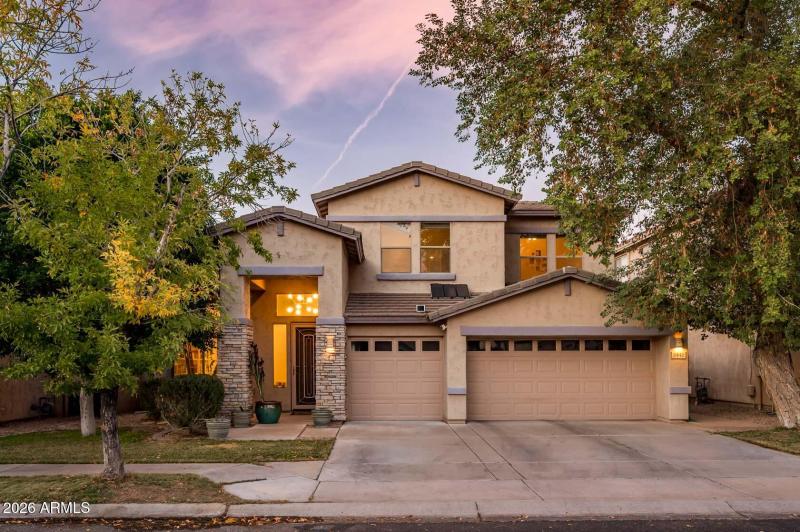 2442 E Glass Ln