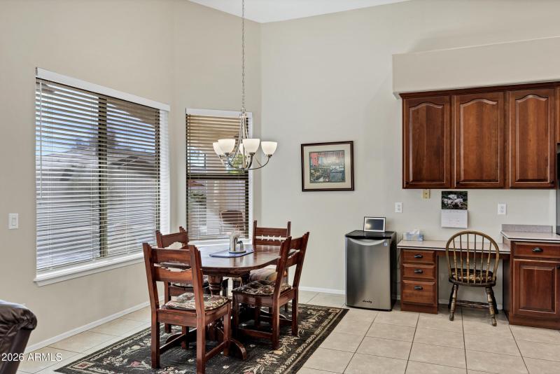Eat-in kitchen