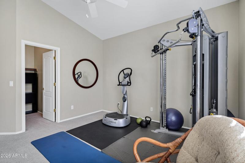 Bedroom 3 w/walk-in closet