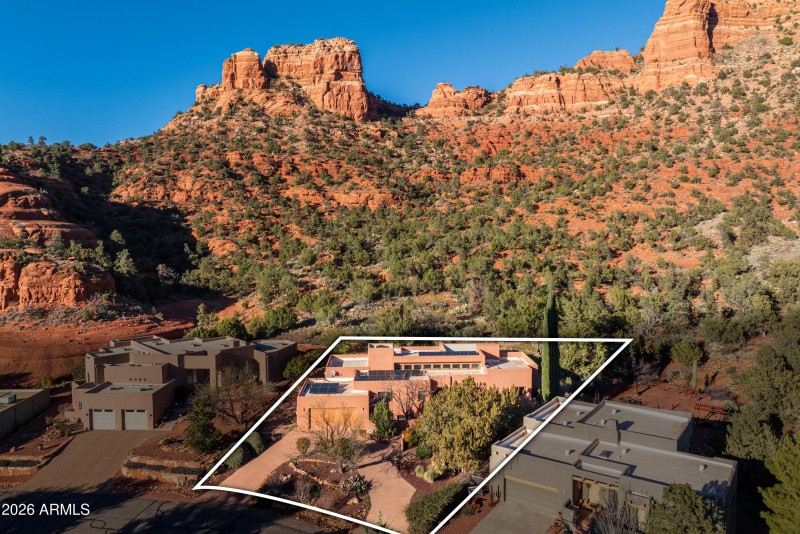 ACCESS HIKING TRAILS FROM THE PROPERTY