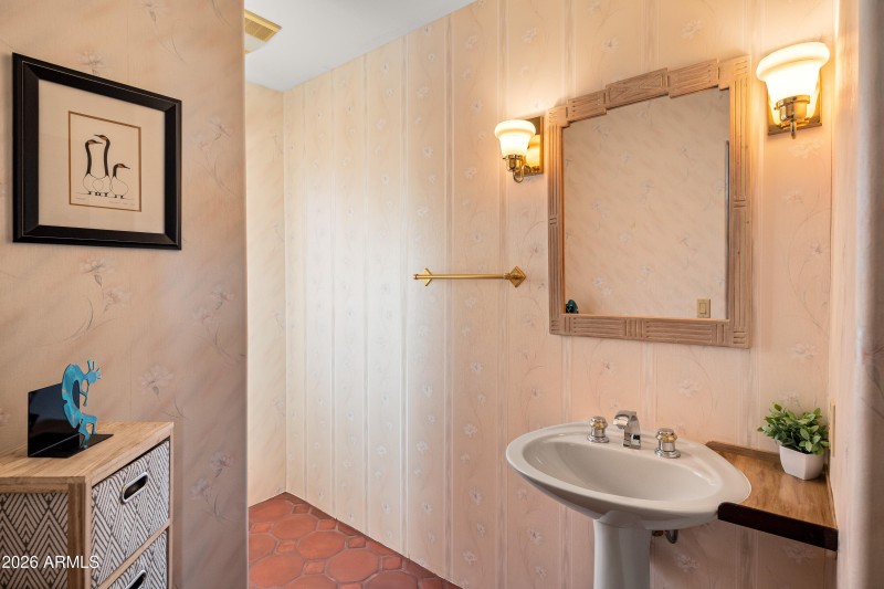 POWDER ROOM
