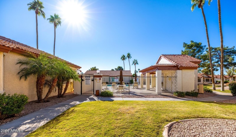 Val Vista Community
