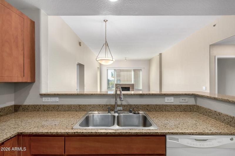 11-2302 N Central Ave #411
