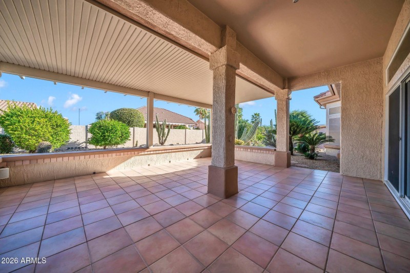 COVERED BACK PATIO